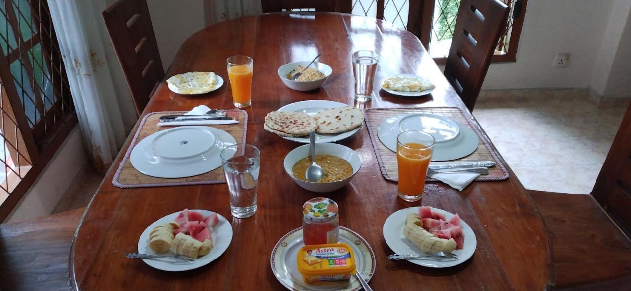 Nisha Homestay Inn Peradeniya Ngoại thất bức ảnh