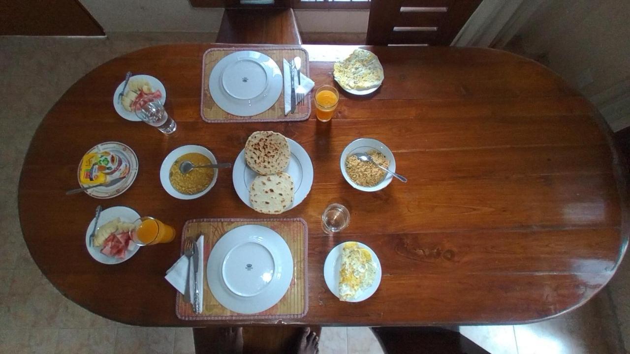Nisha Homestay Inn Peradeniya Ngoại thất bức ảnh