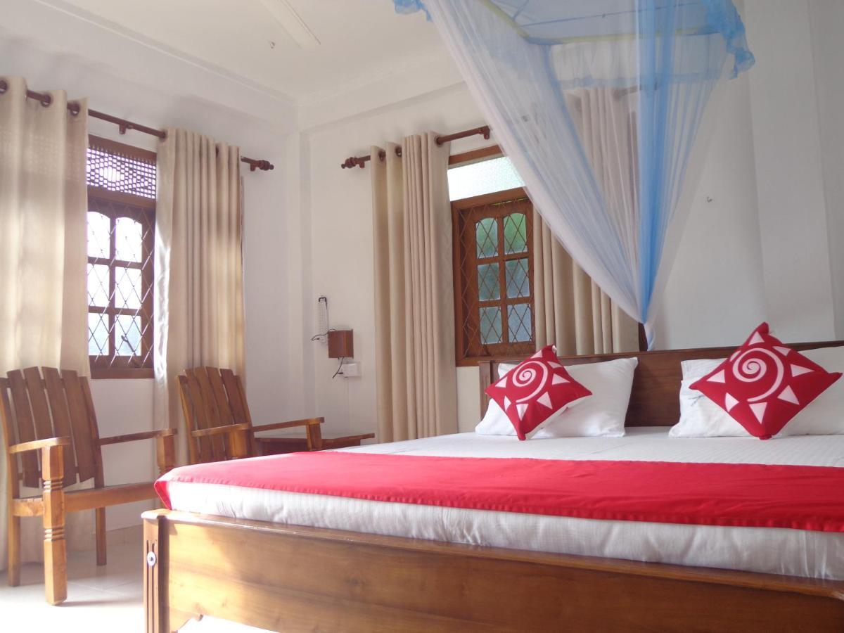 Nisha Homestay Inn Peradeniya Ngoại thất bức ảnh