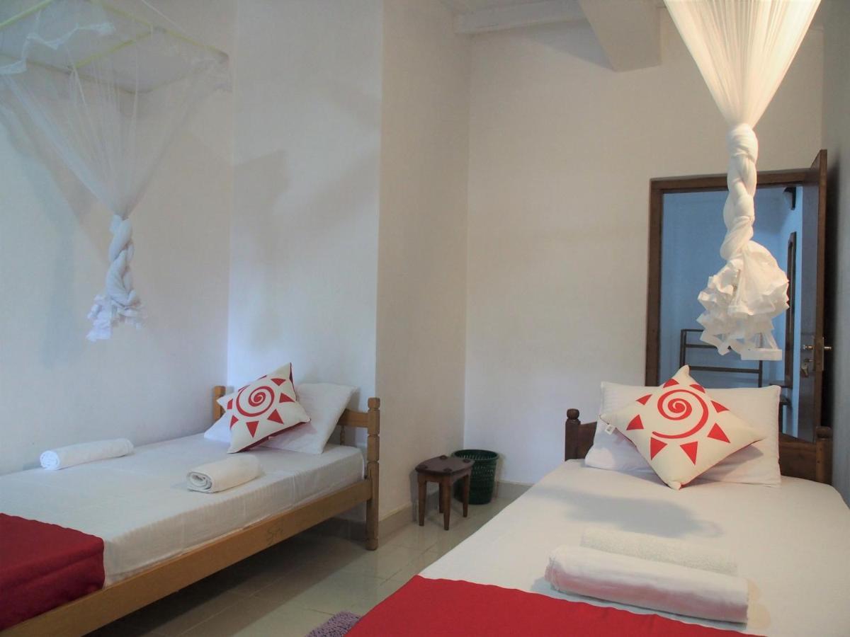 Nisha Homestay Inn Peradeniya Ngoại thất bức ảnh